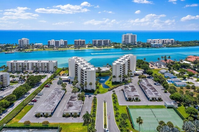 Building Photo - 19800 Sandpointe Bay Dr