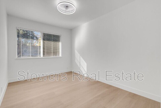 Building Photo - 3225 Claudia Dr