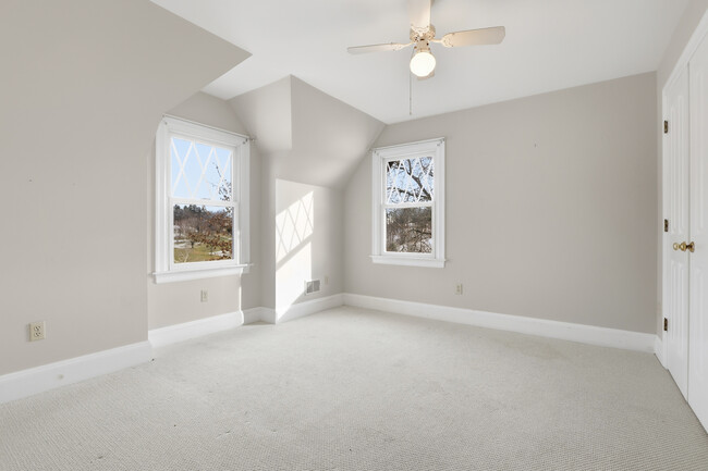 Building Photo - 1 Fox Hill Dr