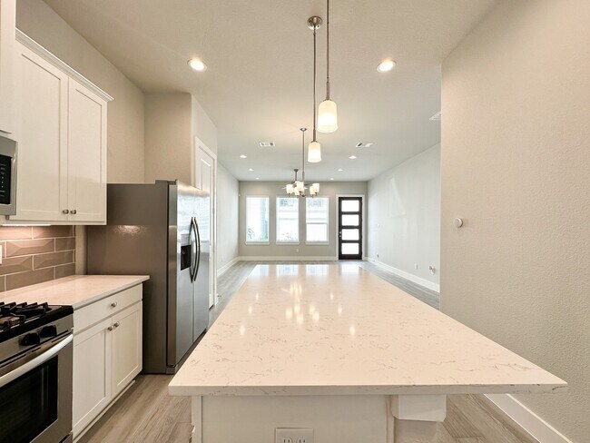 Building Photo - 9007 Lonestar Creekbend Ln