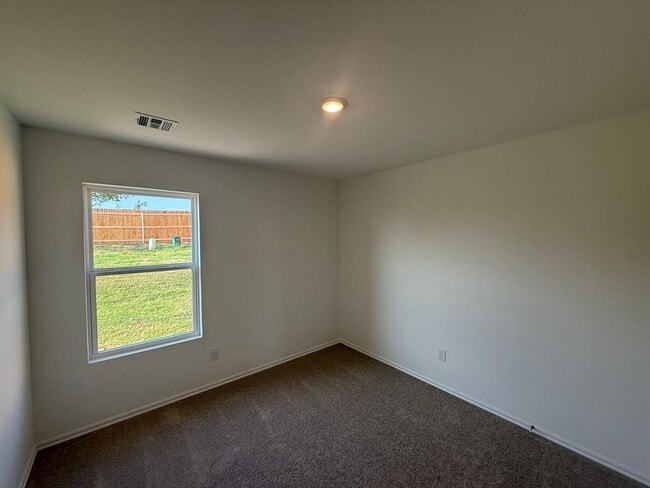 Building Photo - 668 SW 11th St