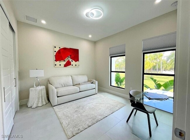 Building Photo - 687 23rd St SW