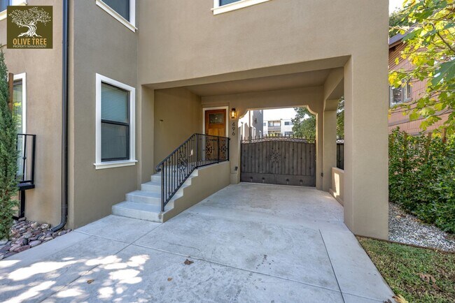 Building Photo - Marengo