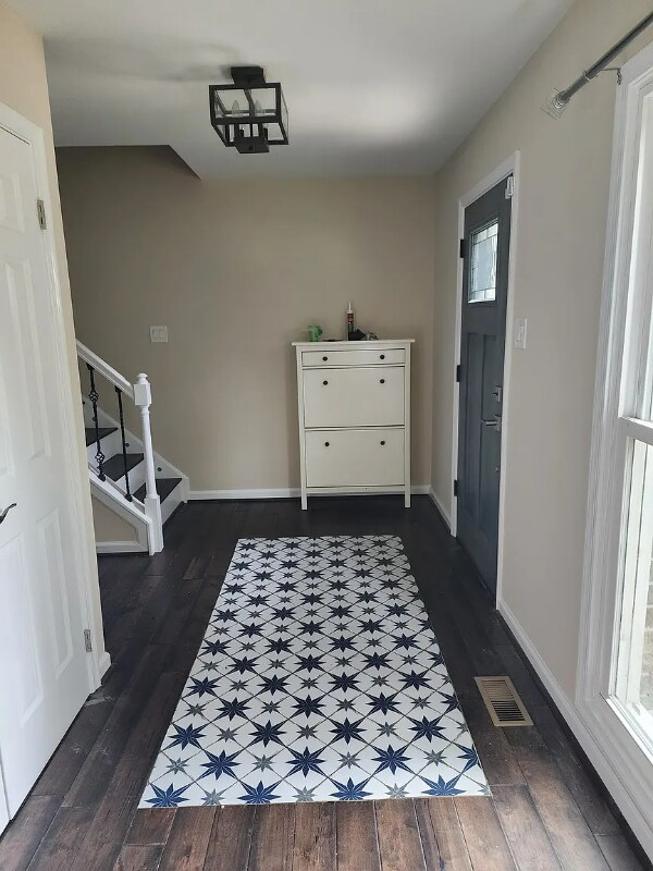 Building Photo - 721 Symphony Woods Dr