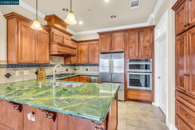 Building Photo - 1212 Sonata Dr