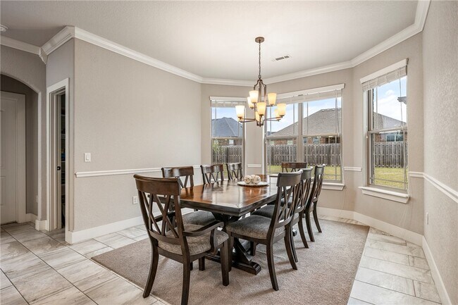 Building Photo - 1221 Stoneybrook Ln