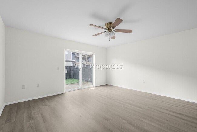 Building Photo - Enticing 3 Bed 1.5 Bath home in NE Salem!