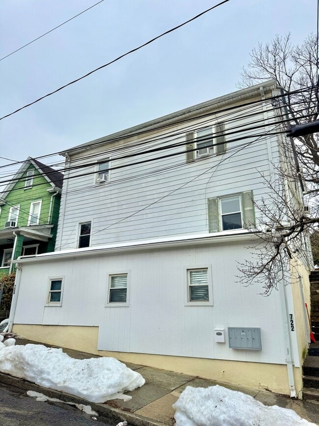 Building Photo - 722-724 Atlantic Street