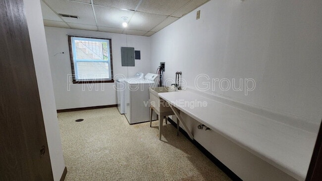 Building Photo - 410 Monroe St