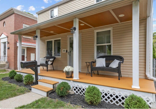 Building Photo - 141 S 75th St