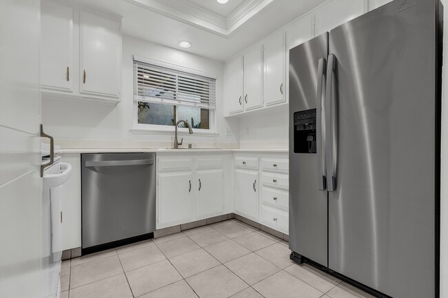 Building Photo - 2370 Via Mariposa W