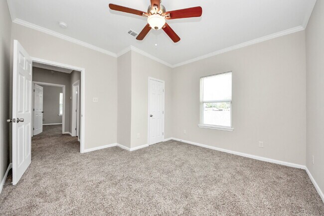 Building Photo - Renovated Houston Gem Near Downtown & the Medical Center