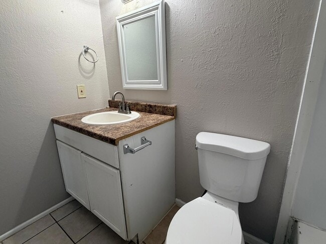 Building Photo - 3302 Salisbury Ave