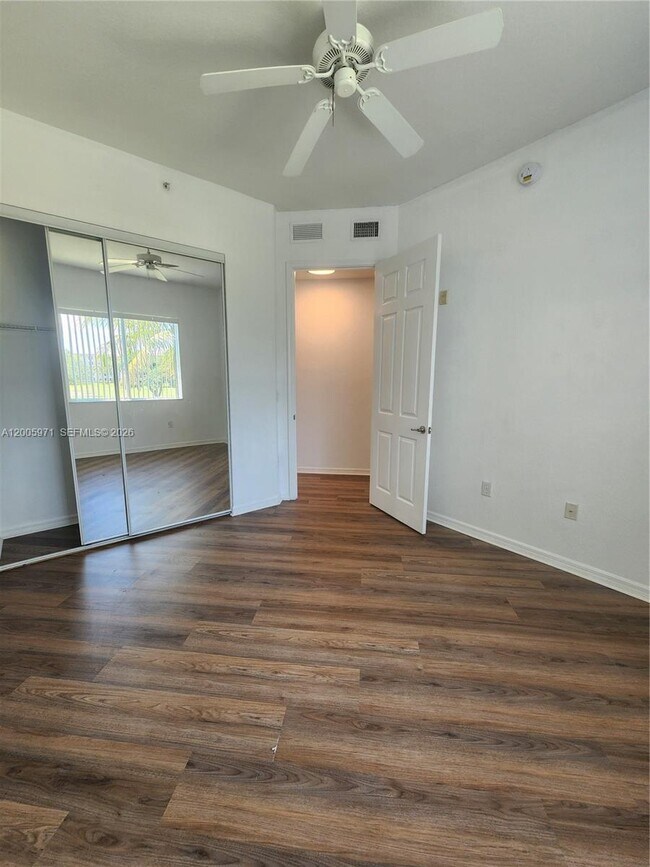 Building Photo - 3600 Oaks Clubhouse Dr