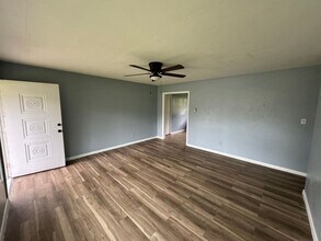 Building Photo - *PENDING* Charming 3-Bedroom, 1-Bathroom Home with Attached Garage – Accepting Section 8