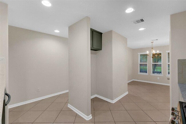 Building Photo - 10143 Rose Willow Ln