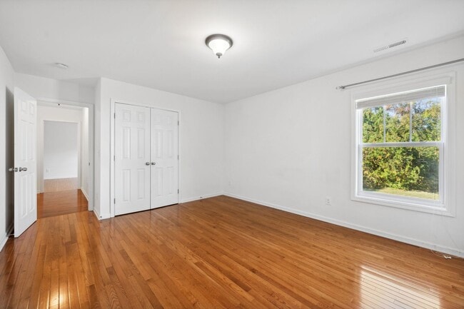 Building Photo - Welcome to this charming 4-bedroom, 2.5-bathroom home located in Durham, NC.!