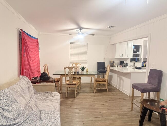 Building Photo - 1110 N Sapodilla Ave