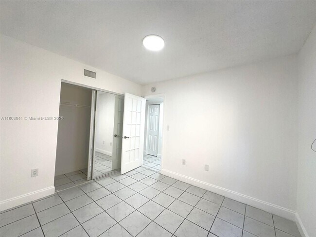 Building Photo - 3562 W 80th St