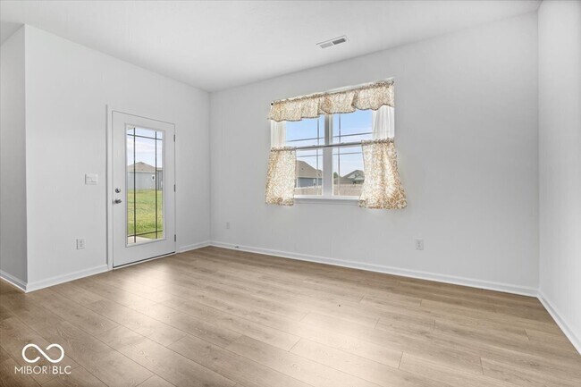 Building Photo - 2285 Pne Vly Dr