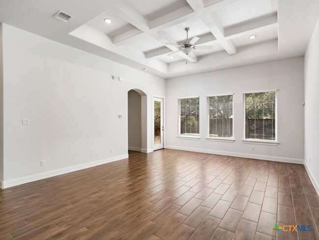 Building Photo - 530 Carriage House