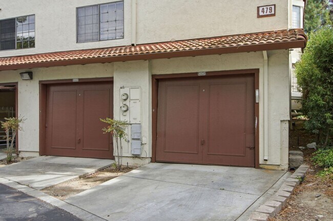Building Photo - 479 Costa Mesa Terrace