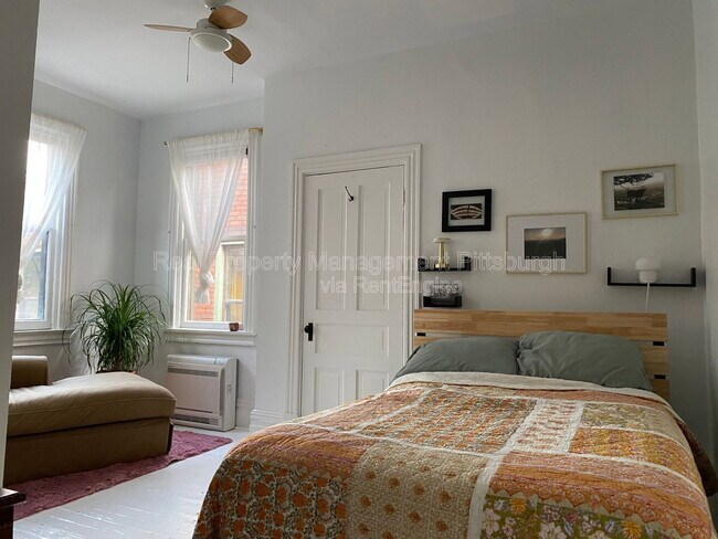 Building Photo - 207 S Millvale Ave