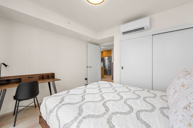 Building Photo - Sky Ala Moana (West) #3001 - Fully furnished 2 BR/2 BA/2 parking