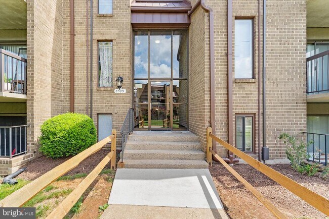 Building Photo - 7599 Gales Ct
