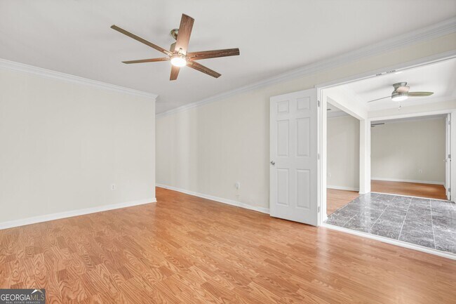 Building Photo - 23203 Plantation Dr NE
