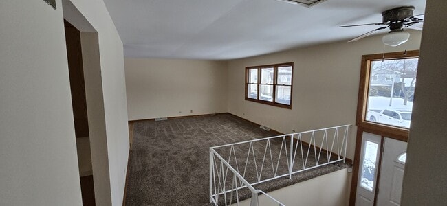 Building Photo - 2 Willow Ct