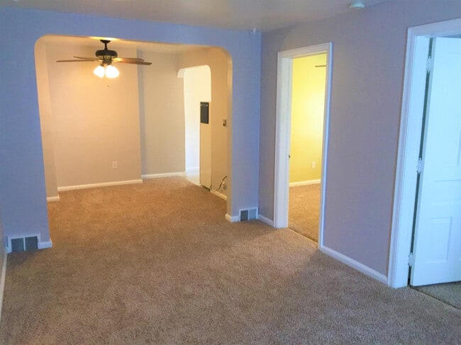 Building Photo - 76 1st St