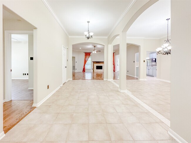 Building Photo - 11922 Hueco Tanks Dr