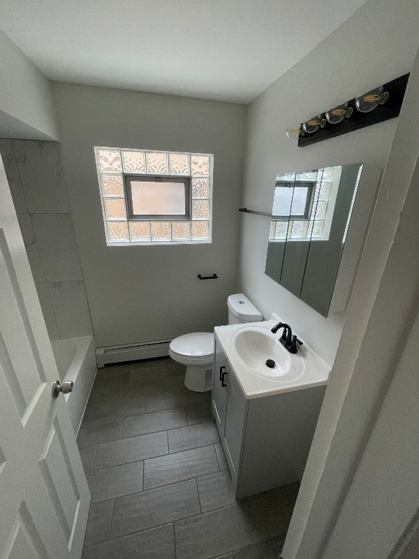 Building Photo - 7810 S Escanaba Ave