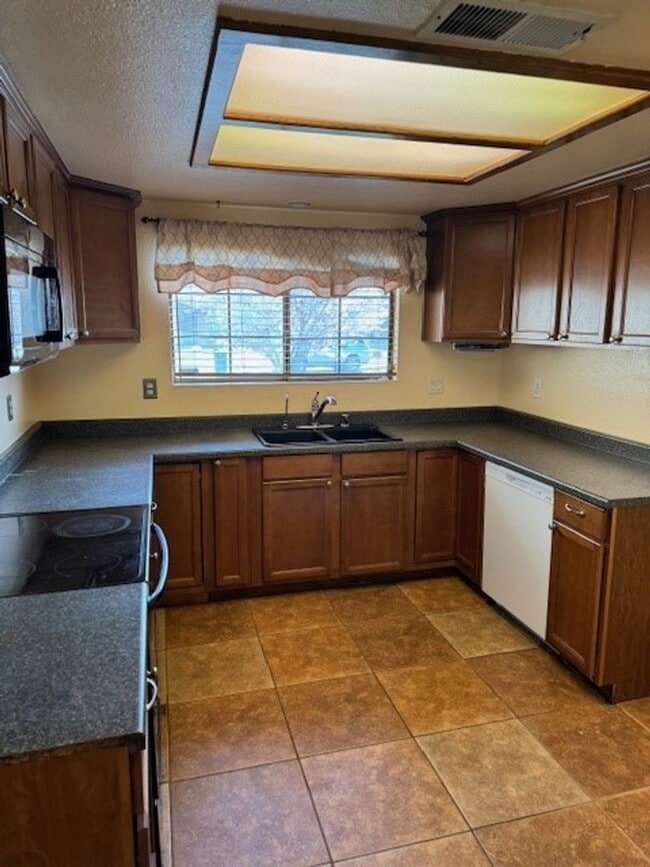 Building Photo - 3512 Snowflake Ct