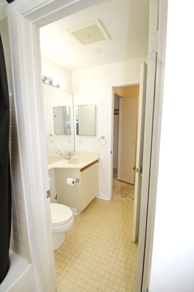 Building Photo - Unfurnished 2 bed/ 1.5 bath Kihei Villages