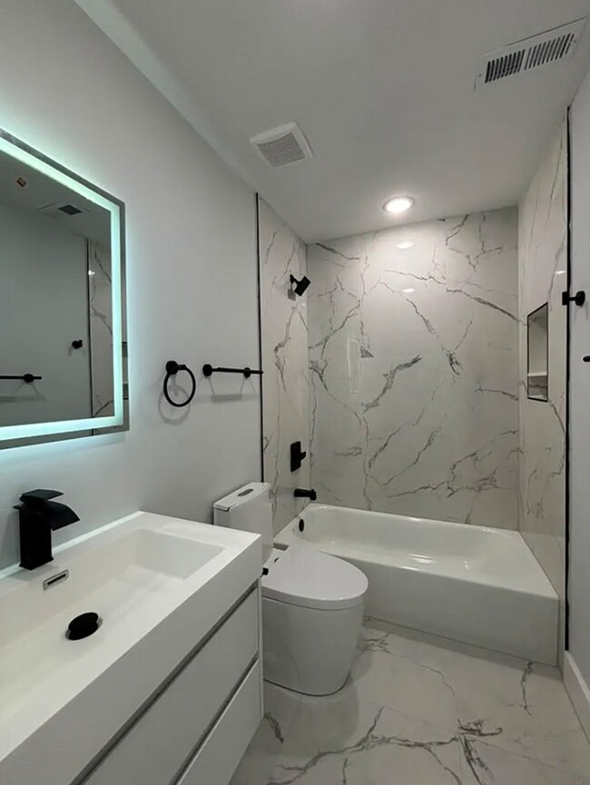 Building Photo - 675 N 41st St