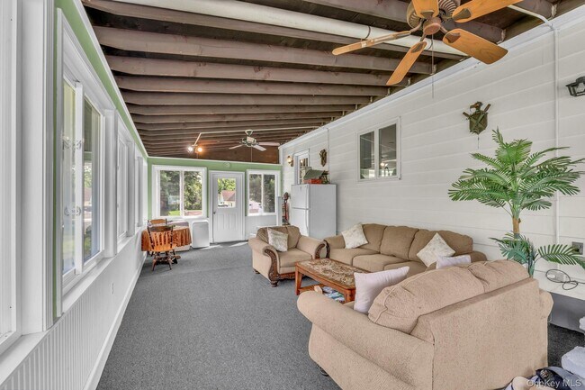Building Photo - 6 Kuchler Dr