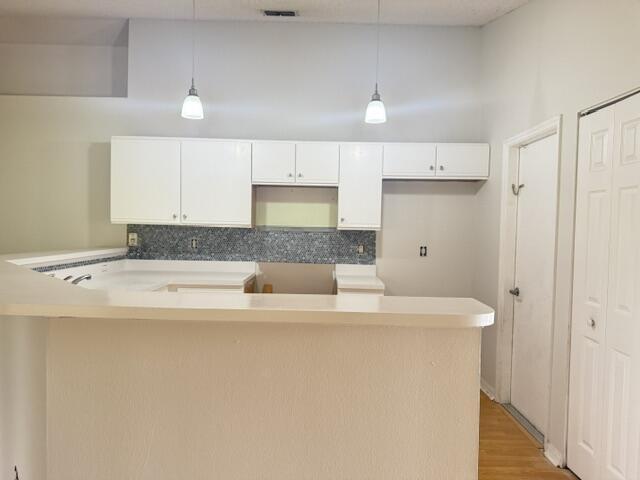 Building Photo - 443 SW Sadwick Ave