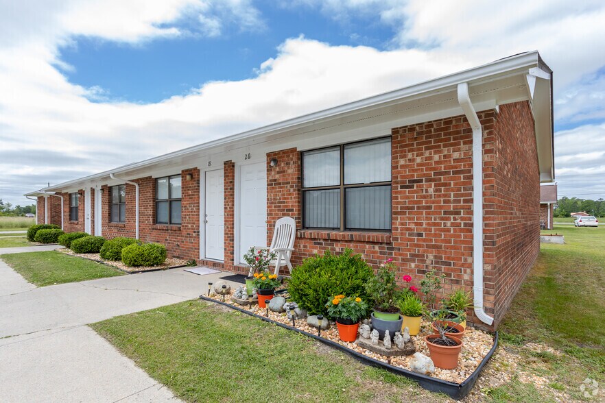 Kellum Place 1140 Kellum Loop Rd Jacksonville NC 28546 Apartment Finder