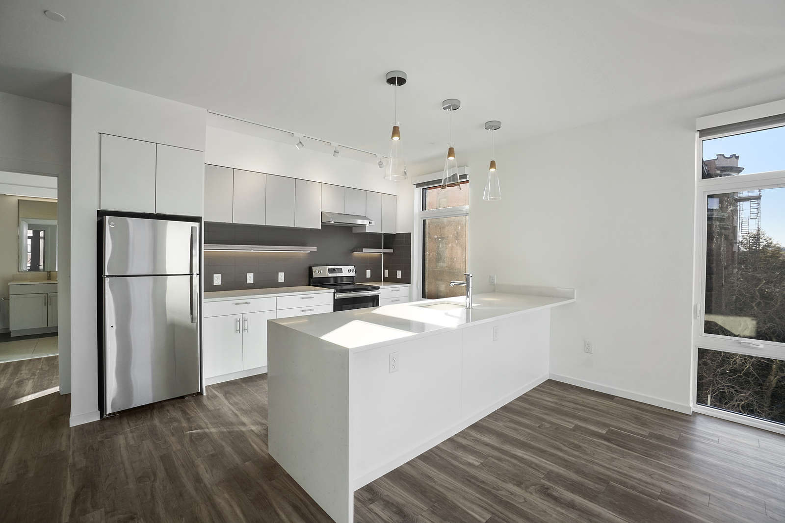 Building Photo - 839 Beacon