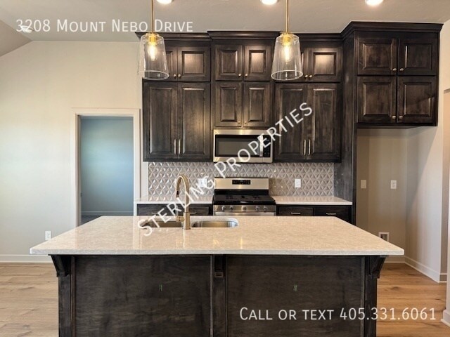 Building Photo - 3208 Mt Nebo Dr