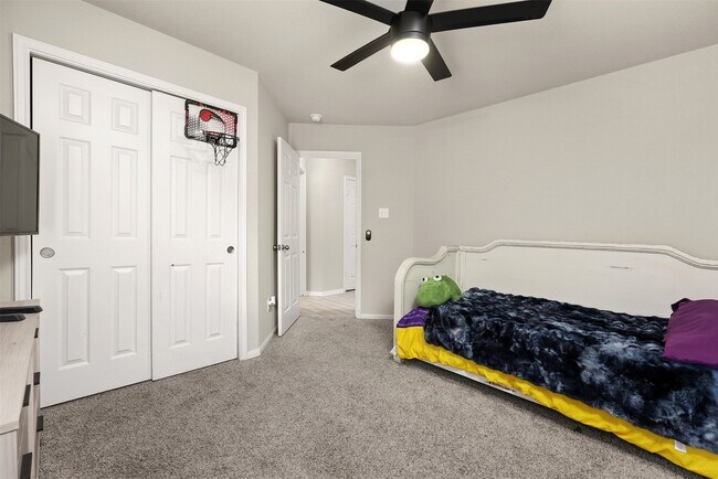 Building Photo - 2214 Sand Lily Dr