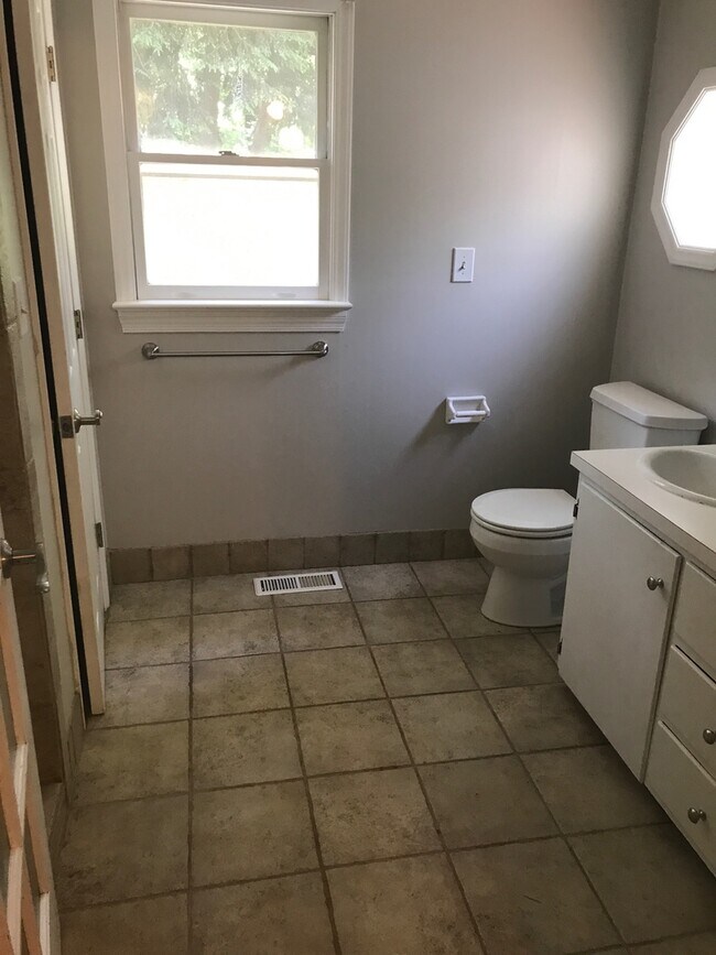 Building Photo - 3 Bedrooms and 3.5 Bathrooms-Coming Soon