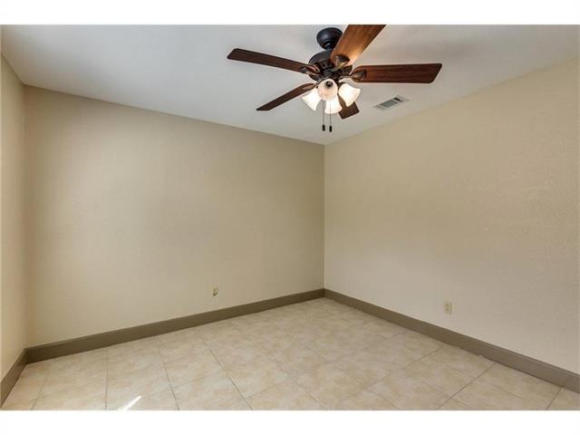 Building Photo - 2921 Clover Ln