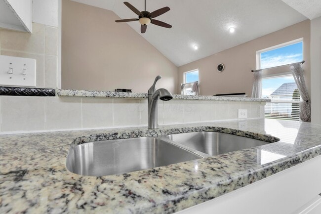 Building Photo - 3796 Village Club Dr