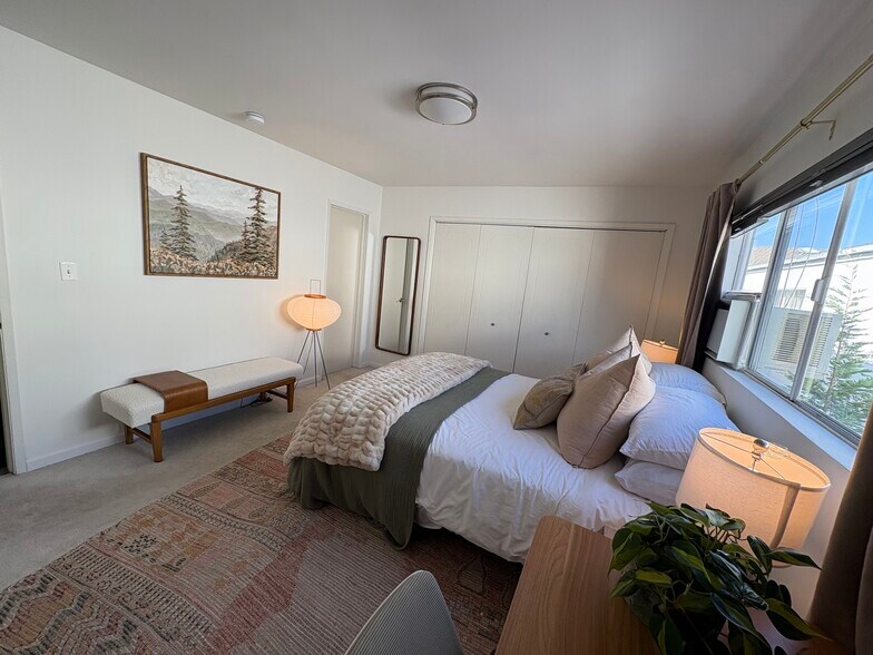 Bedroom En Suite - 918 21st St