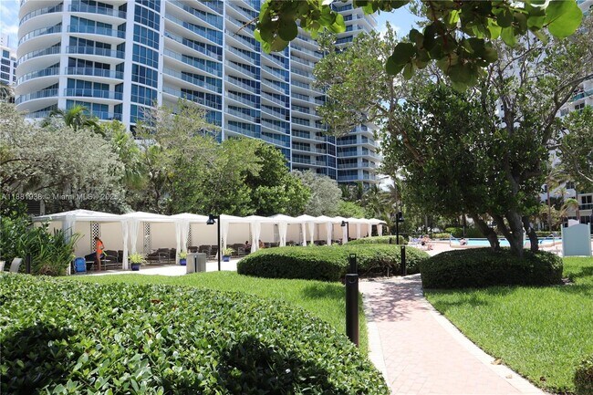 Building Photo - 3001 S Ocean Dr