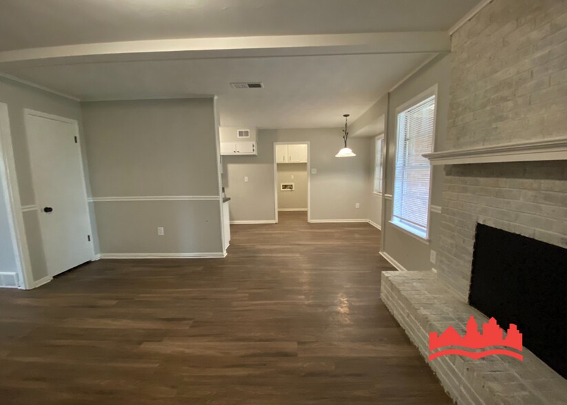 Building Photo - 5152 Downs Dr