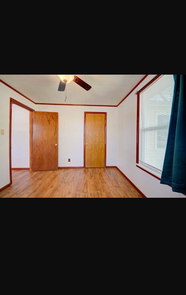 Building Photo - 1112 N Joliet St